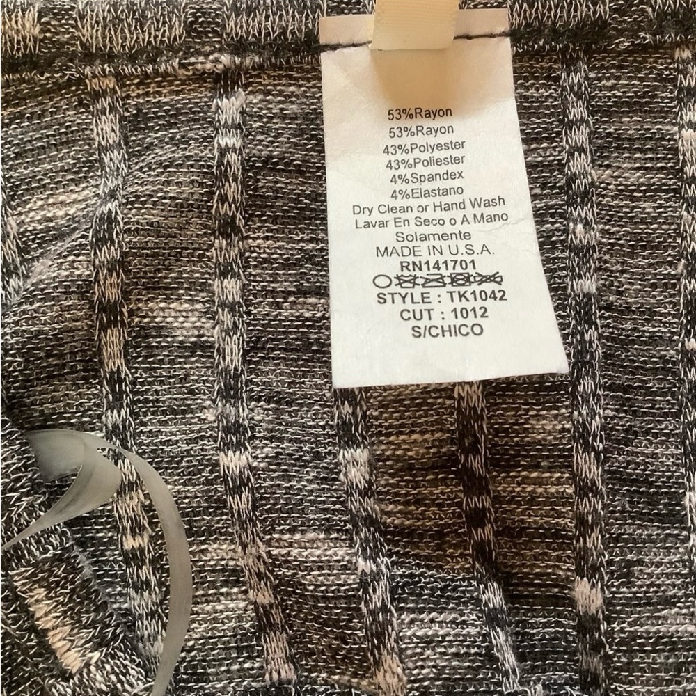 Line Up Top Women’s Size Small Knit Cross Over Grey - Picture 13 of 14